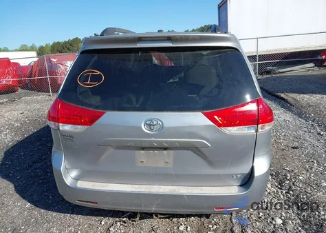 2011 Toyota Sienna Le V6 из США, поврежденный, VIN 5TDKK3DC9BS015637